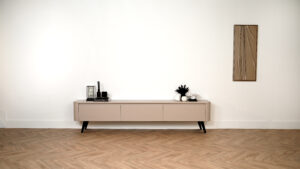 Runa | tv meubel op zwarte retro pootjes | Eiken | Rond Design | 3 Kleppen | 180 – 300 cm