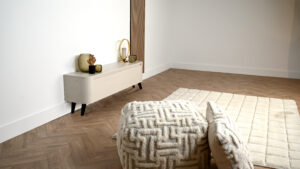 Runa | tv meubel met zwarte retro pootjes | Eiken | Rond Design | 2 Kleppen | 120 – 160 cm