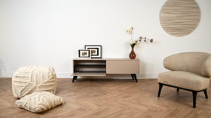 Jessie | tv meubel op zwarte retro pootjes | Strak | MDF | Scandinavisch Design | 2 Kleppen | 120 – 160 cm