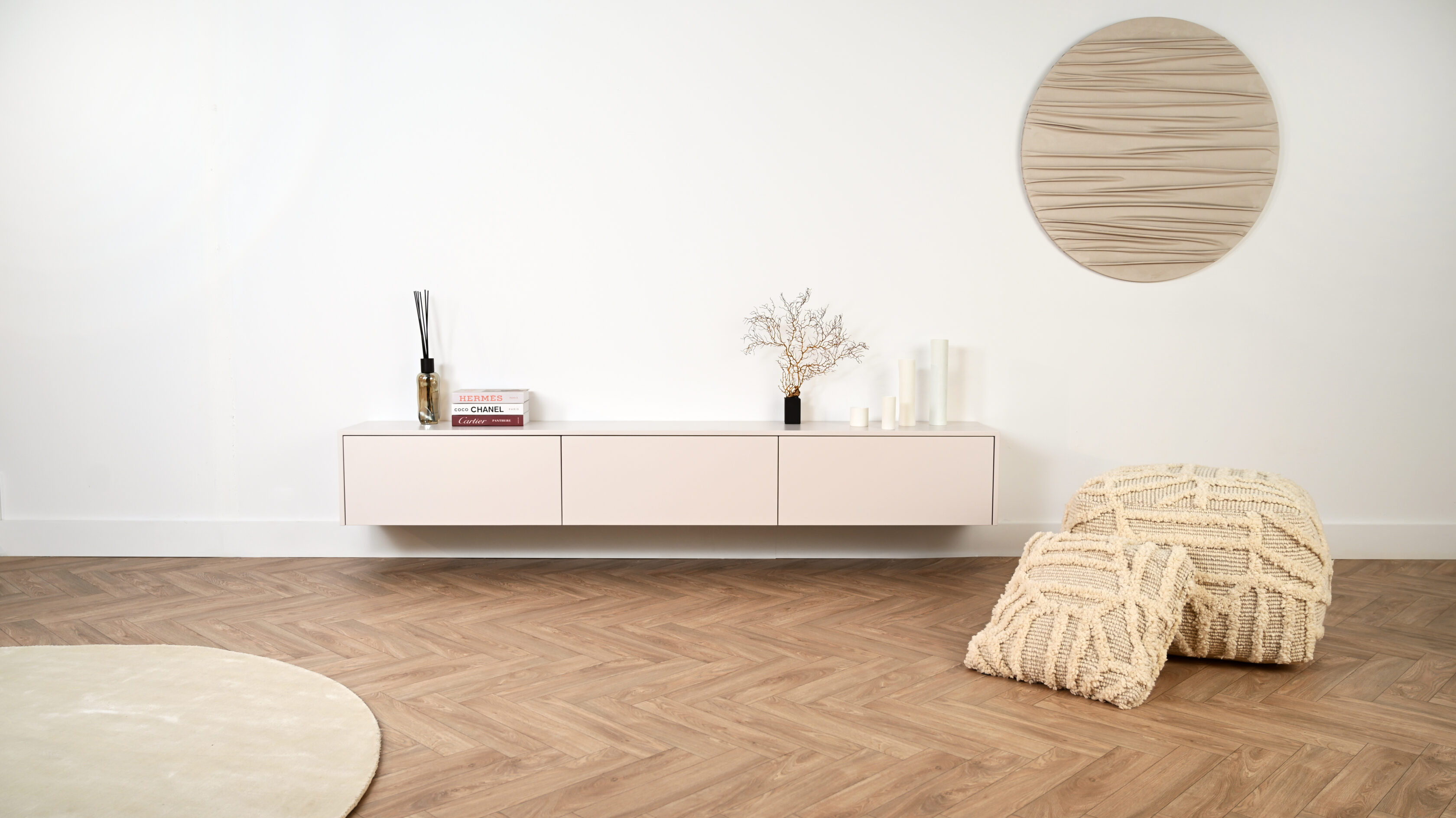 Modern zwevend tv meubel met 3 kleppen