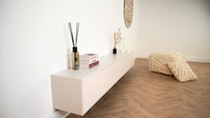 Jessie | Zwevend tv-meubel | Strak | MDF | Scandinavisch Design | 3 Kleppen | 180 – 300 cm