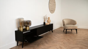 Jessie | tv meubel zwarte retro pootjes | Strak | Eiken | Scandinavisch Design | 3 Kleppen | 180 – 300 cm