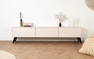 Jessie | tv meubel op zwarte retro pootjes | Strak | MDF | Scandinavisch Design | 3 Kleppen | 180 – 300 cm