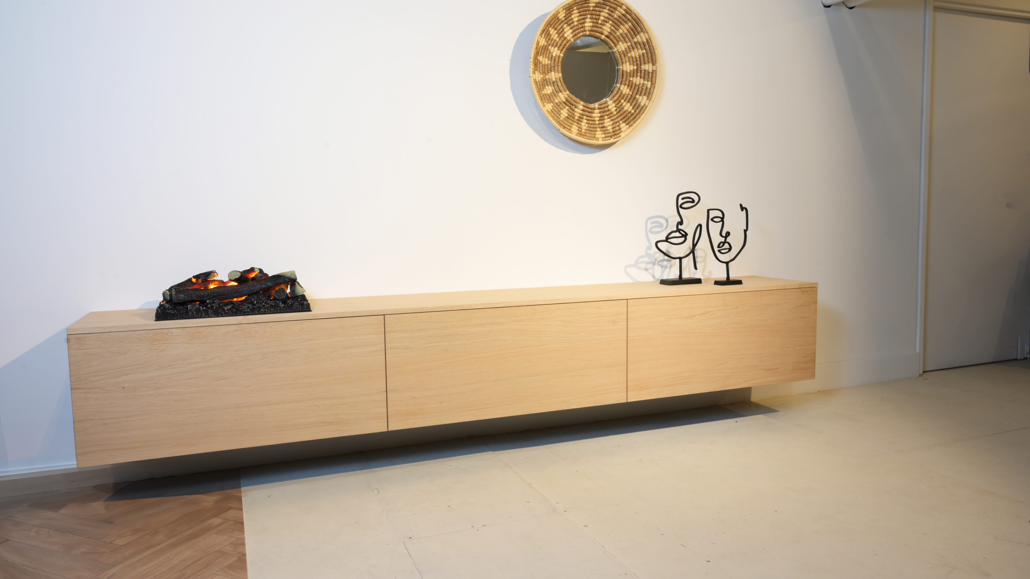 tv kast blank eiken met 3 kleppen en haard