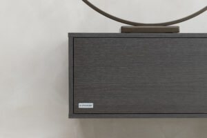 Stephan | Zwevend tv-meubel | Eiken Melamine | Scandinavisch Design | 3 Kleppen | 180 – 240 cm